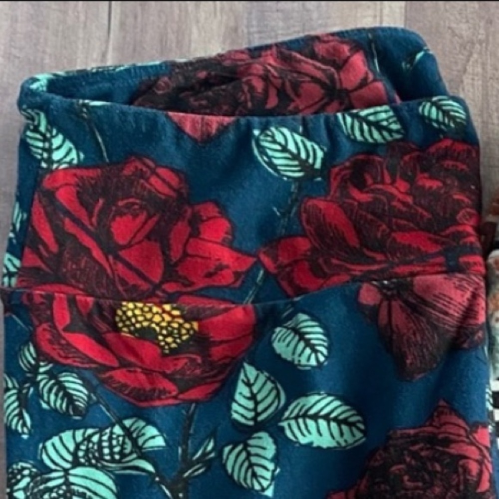 OS HTF Cabbage Rose Legging on dark hunter teal  green